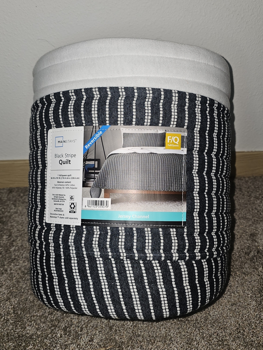 Mainstays Black and White Striped Quilt - Reversible